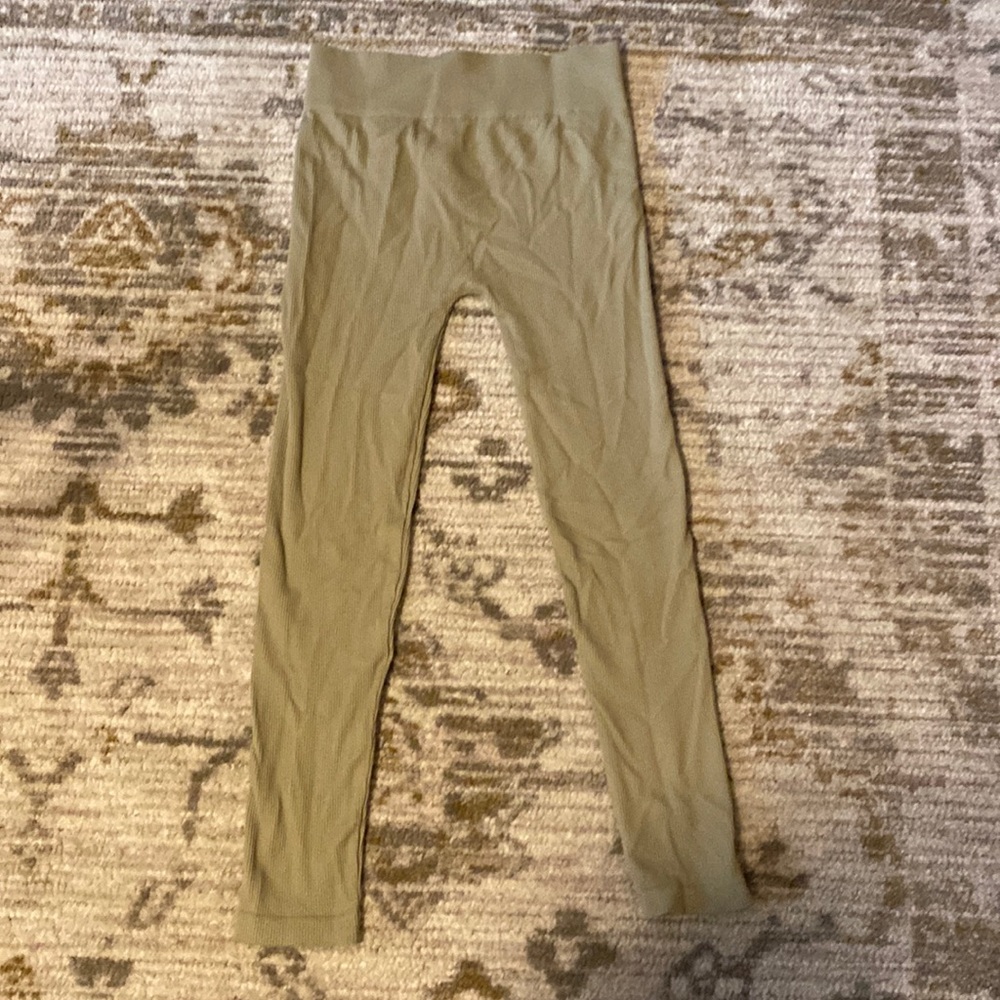 Pastel green ribbed leggings